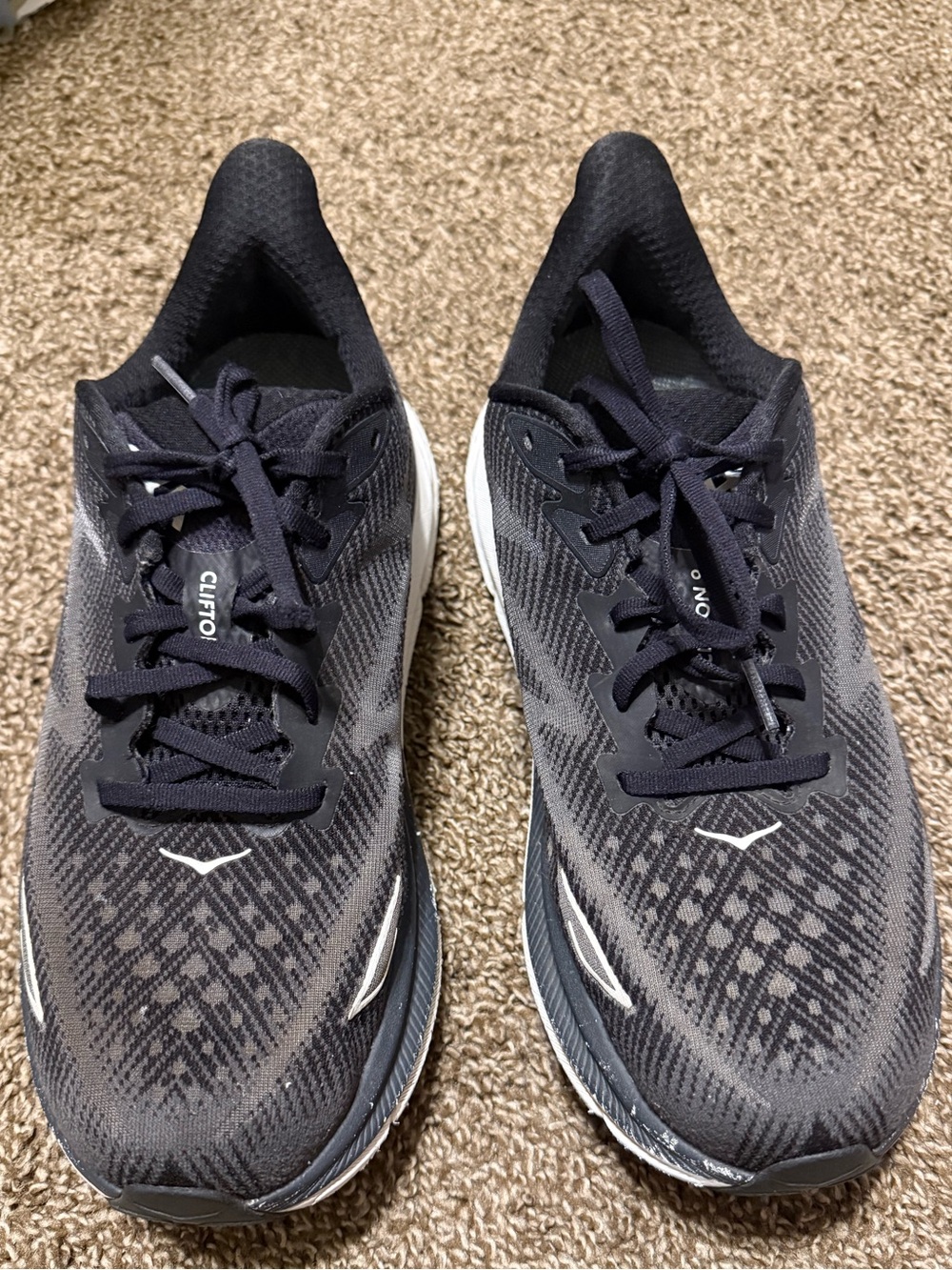 Hoka Clifton 9 Men's Black Running Shoes - Lightweight Performance size 10 .2E